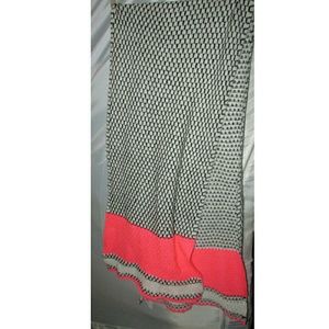 Aeropostale blanket scarf in black white  and pink